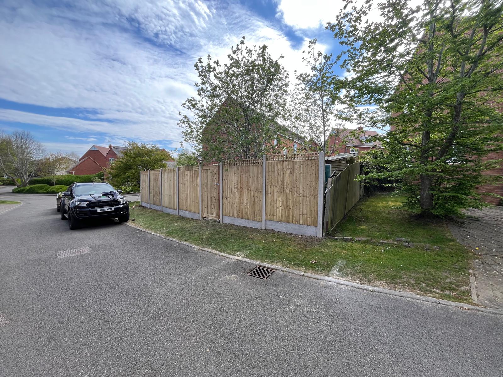 Tidy roadside boundary project photo